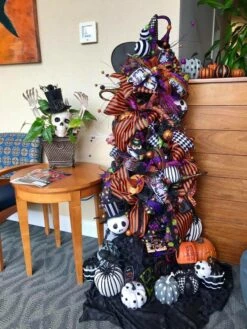 Vickerman Unlit Christmas Tree (432402) -Light Bulbs Shop 121825md