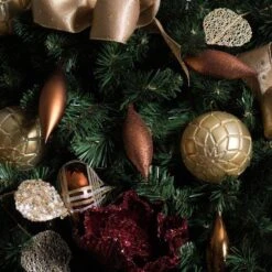 Vickerman Christmas Tree Ornament (8 Pack) (480472) -Light Bulbs Shop 4804723md