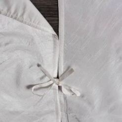 Vickerman Christmas Tree Skirt (504833) -Light Bulbs Shop 5048333md